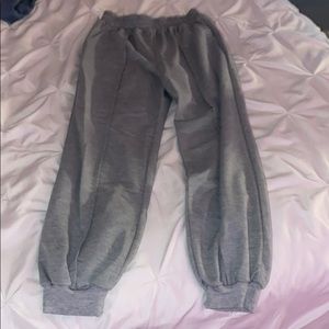 gray sweatpants